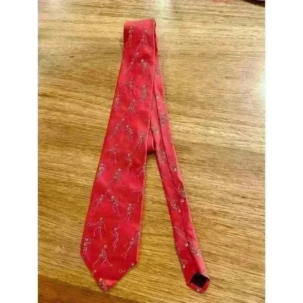 Anatomical Chart Co. 100% Silk Tie in Athletic Skeleton print - Picture 4 of 4